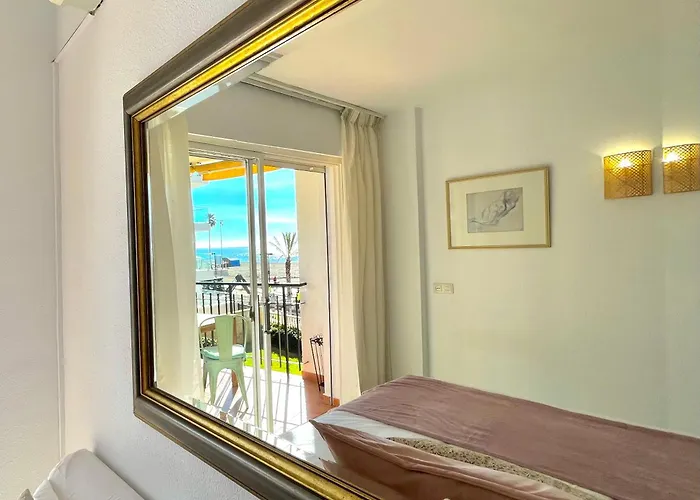 Lafrenchtouch - Boliches Terraza Frente Al Mar アパート *